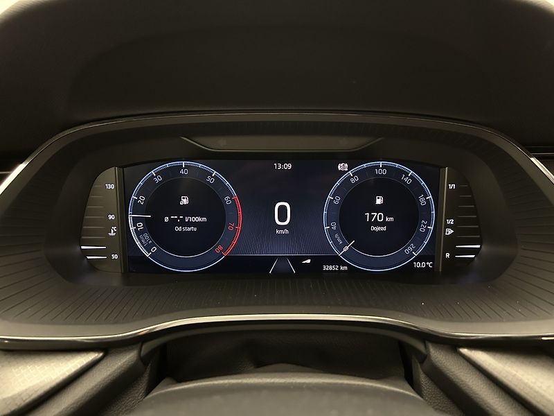 Škoda Octavia 1.5 TSI Ambition - fotka 11 z 26