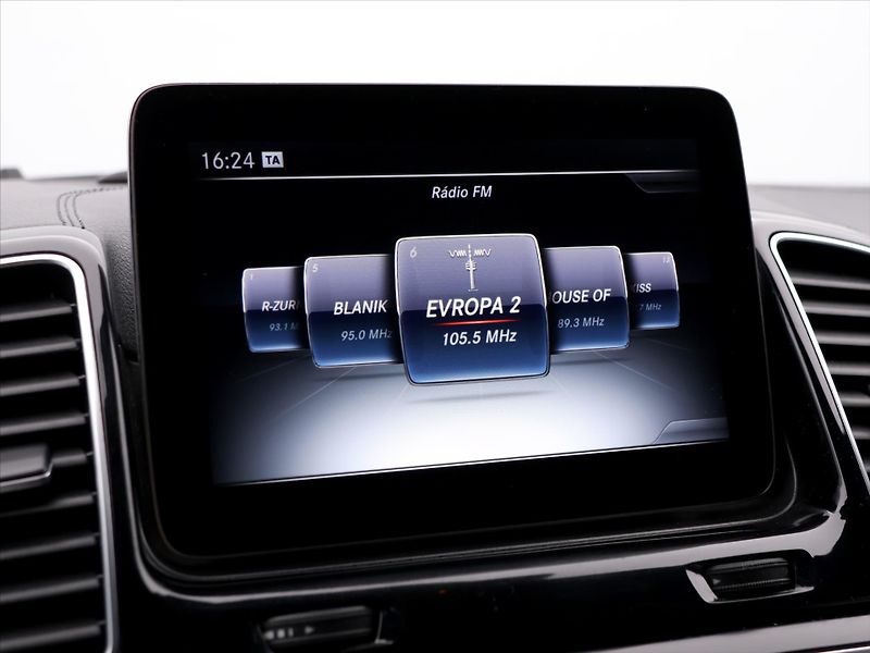 Mercedes-Benz GLE 3,0 350d 227kW AMG H&K LED CZ - fotka 32 z 48