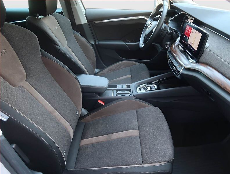 Škoda Octavia (2023) Scout 2.0 TDI - fotka 9 z 27