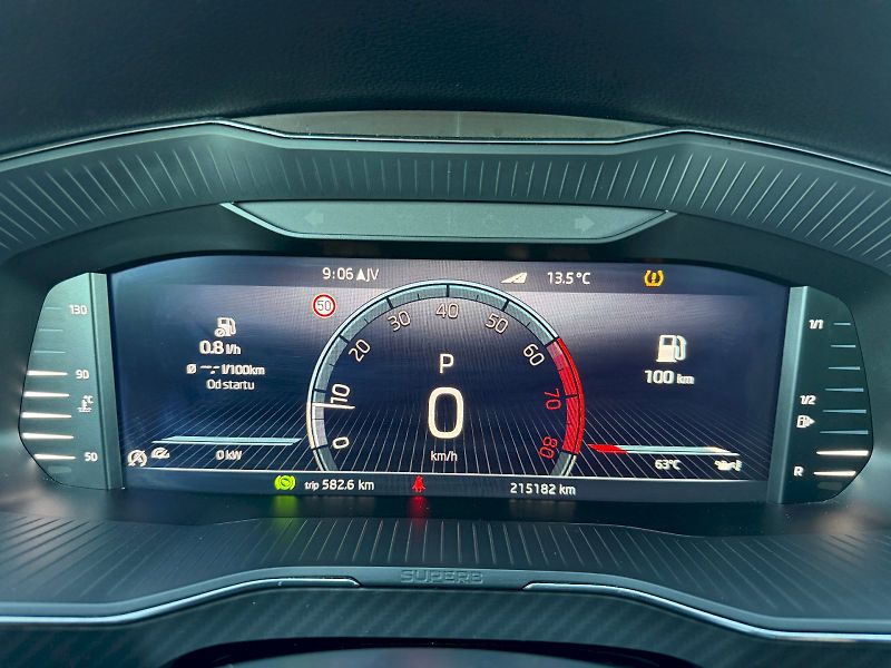Škoda Superb (2022) 2.0 TSI 206kW SportLine 4x4 DS - fotka 15 z 35