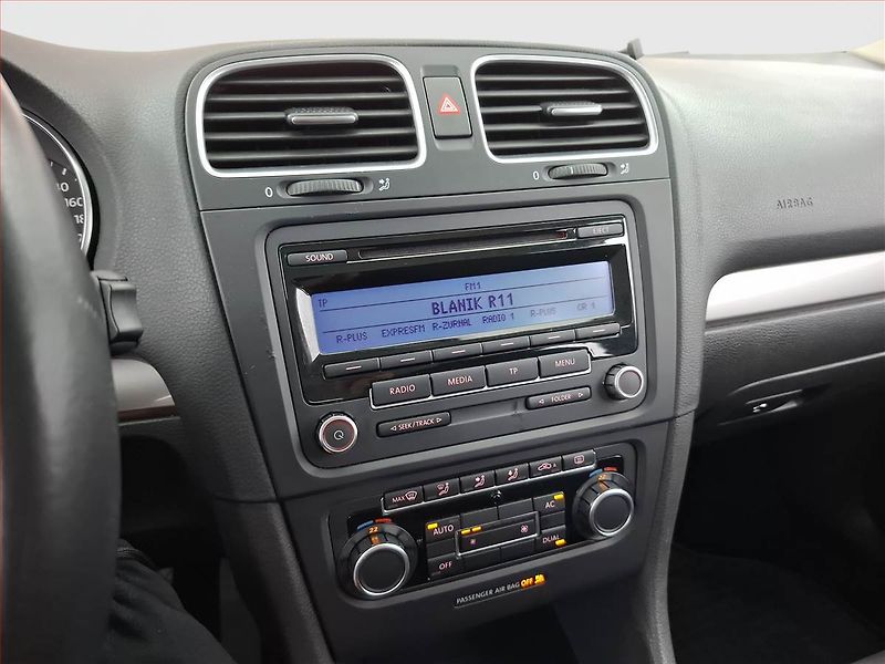 Volkswagen Golf (2010) 1.2 TSI, Tempomat - fotka 12 z 14