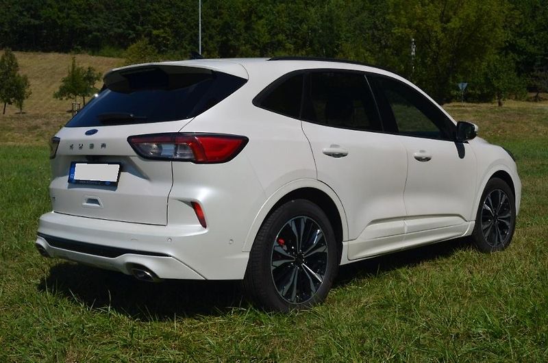 Ford Kuga (2020) ST Line X - fotka 4 z 42