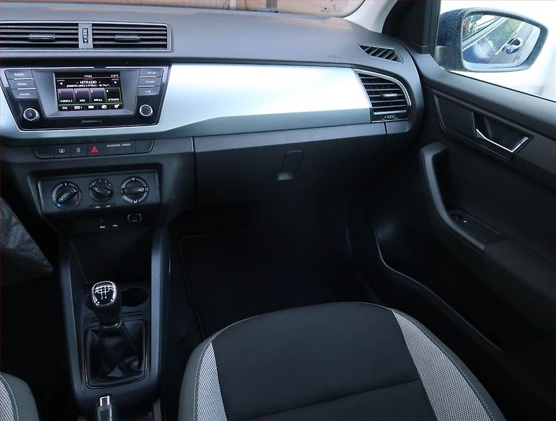 Škoda Fabia (2017) Ambition 1.2 TSI - fotka 8 z 14