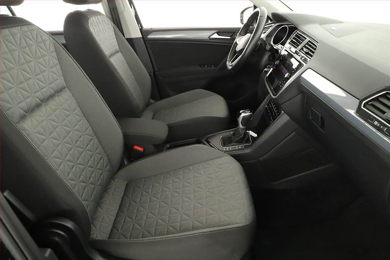 Volkswagen Tiguan (2022) Life 1.5 TSI - fotka 7 z 16