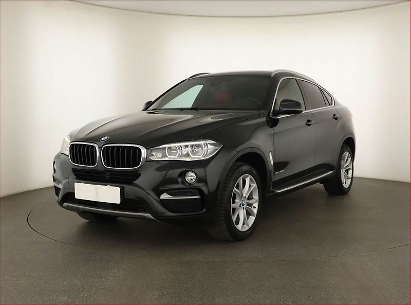 BMW X6 (2015) Edition Exclusive xDrive30d - fotka 2 z 20