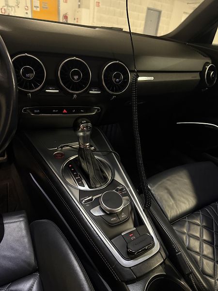 Audi TTS (2016) - fotka 23 z 31