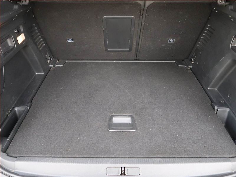 Peugeot 3008 (2019) Allure 1.2 PureTech, Automat - fotka 14 z 18