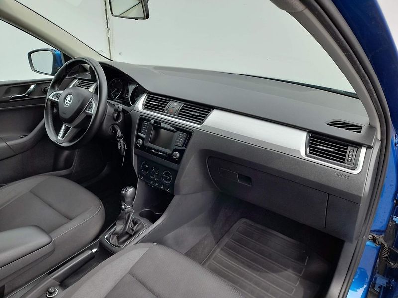 Škoda Rapid AMBITION FRESH 1.2TSi 81KW 6MP - fotka 15 z 20