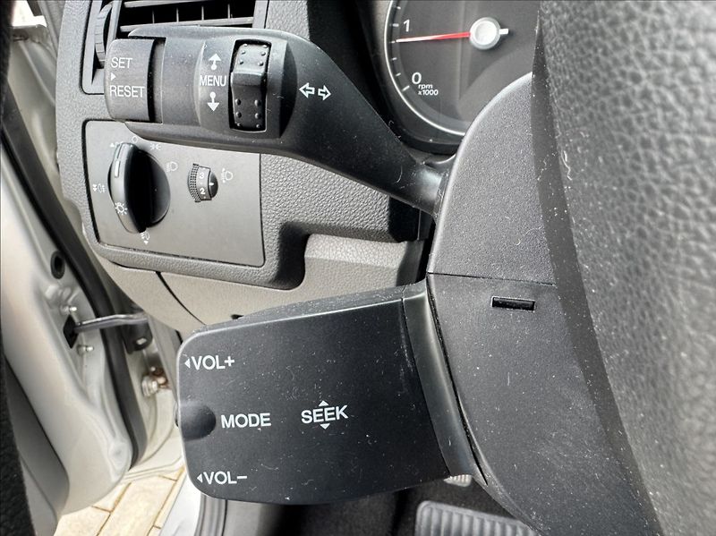 Ford C-MAX 1,6 TDCi 66kW klima - fotka 33 z 45