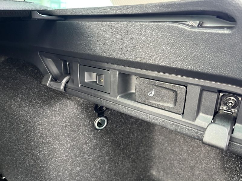 Škoda Octavia 2,0TDI TOP SELECTION - fotka 23 z 24