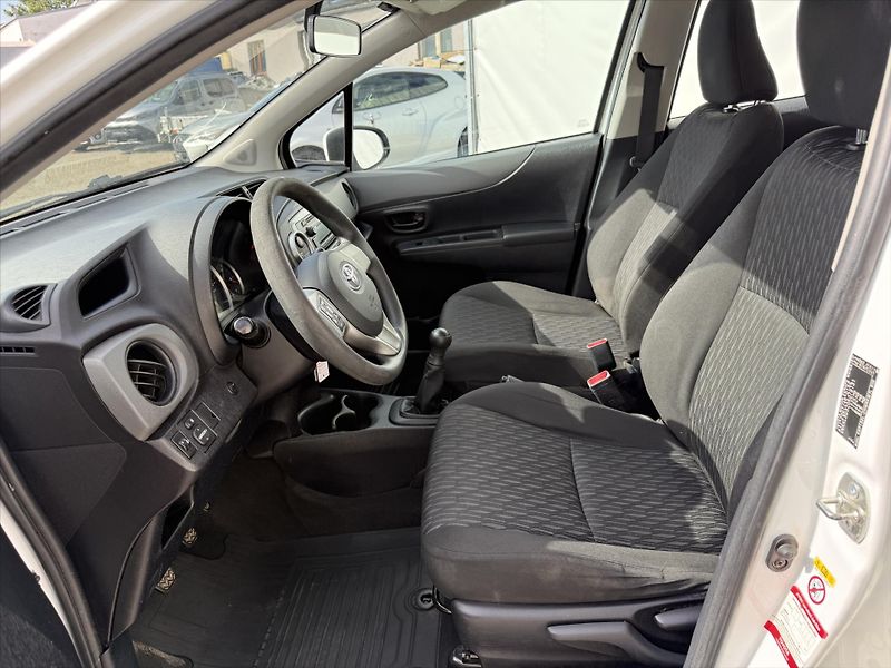 Toyota Yaris 1,0 AZ Power - fotka 8 z 15