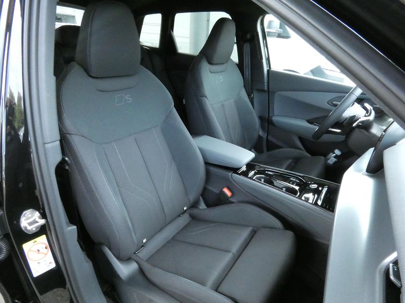 Audi Q3 (2026) S-Line e-hybrid 200 kW - fotka 22 z 29