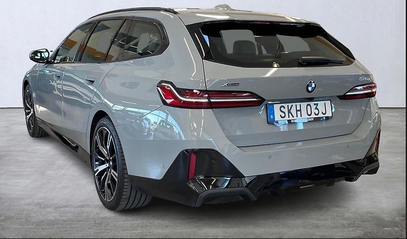 BMW Řada 5 520d AWD Touring MSport h/k - fotka 2 z 18