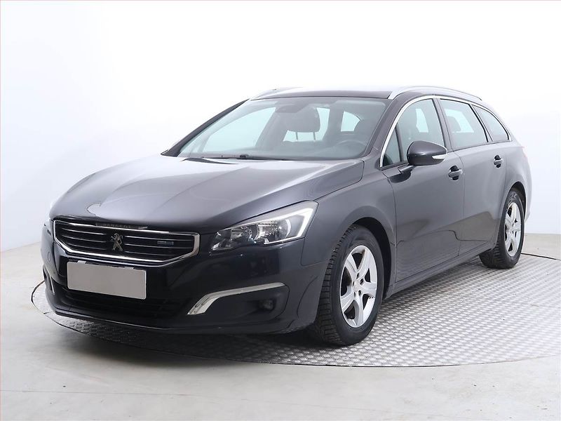 Peugeot 508 (2016) 2.0 BlueHDi, Navi, Tempomat - fotka 2 z 17