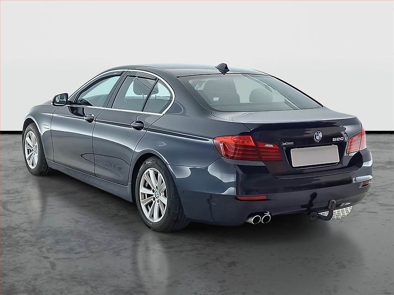 BMW Řada 5 (2014) 520d xDrive, 4X4, Automat - fotka 4 z 17