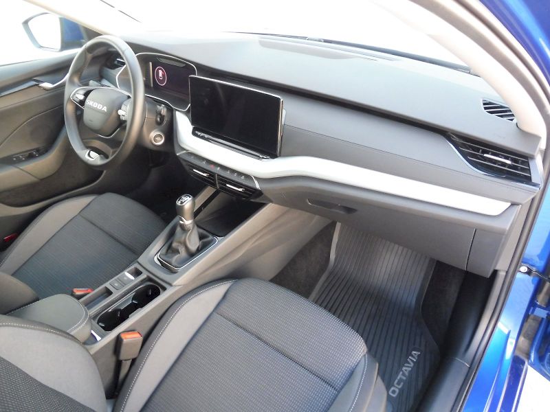 Škoda Octavia (2025) Combi Selection 1,5 TSI 110 kW - fotka 8 z 29