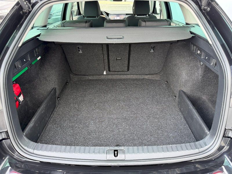 Škoda Octavia (2023) 2.0 TDI 110kW Style Extra - fotka 32 z 35