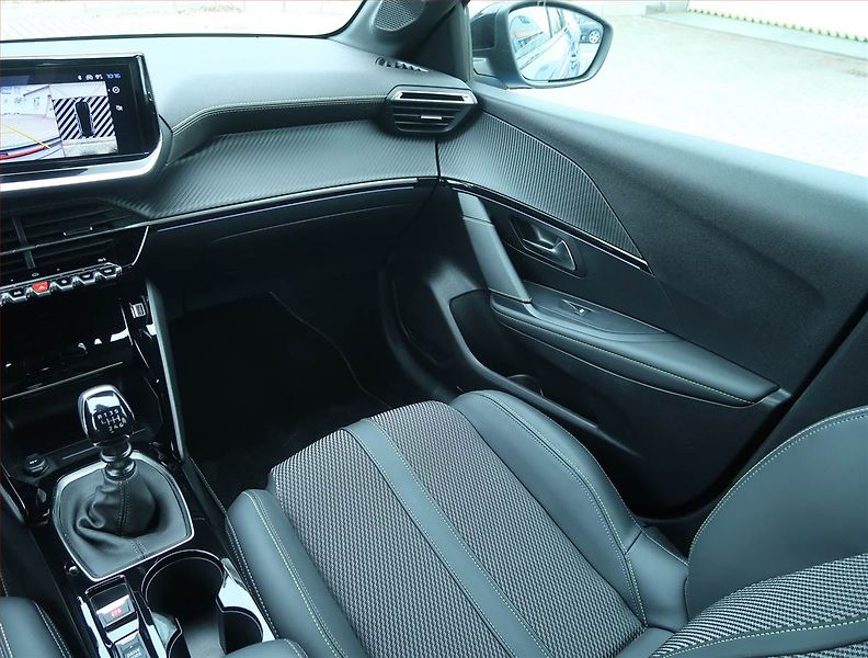Peugeot 208 (2024) GT 1.2 PureTech, Serv.kniha - fotka 7 z 17