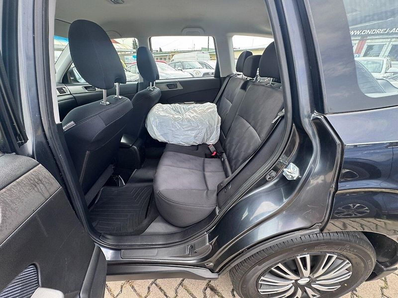 Subaru Forester (2009) 4X4 2,0i 110KW 2. MAJ KM TAŽNÉ - fotka 34 z 50