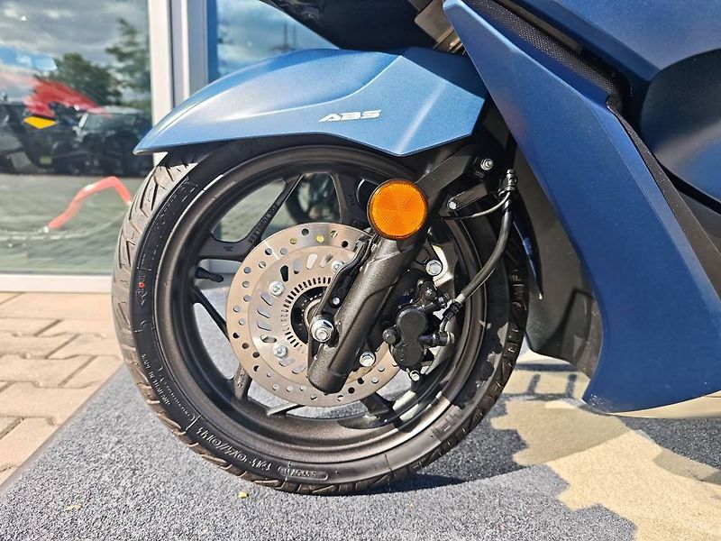 Honda PCX 125 (2023) najeto 1.865 Km - fotka 11 z 17
