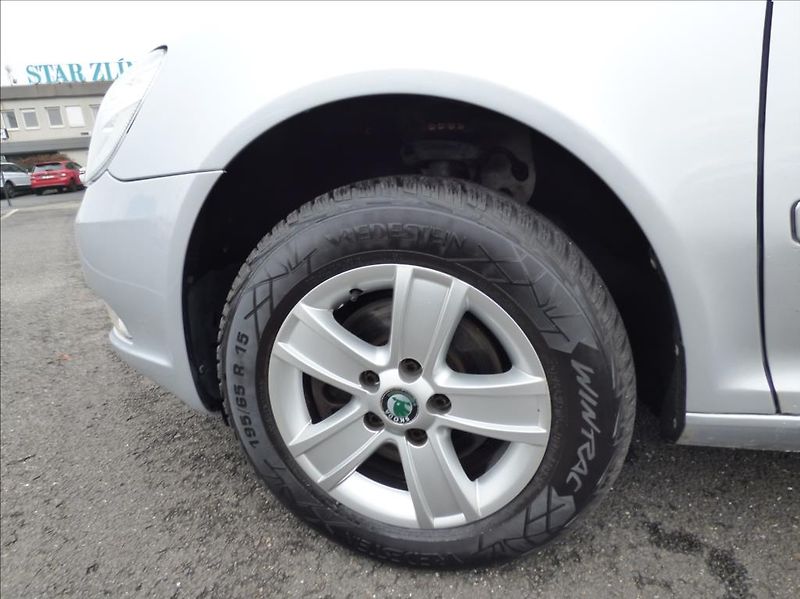 Škoda Octavia 2,0 TDI,4x4,Xenon,Elegance Edi - fotka 49 z 53