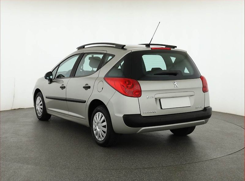 Peugeot 207 (2009) 1.4, nová STK, zamluveno - fotka 4 z 14