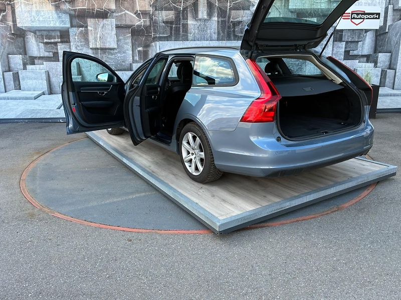 Volvo V90 (2017) 2.0D, 110KW - fotka 7 z 21