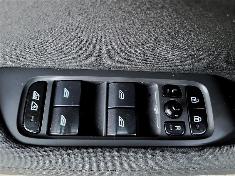 Polestar 2 0,0 300kw,AWD,MATRIX,SOH 91,5% - fotka 38 z 50