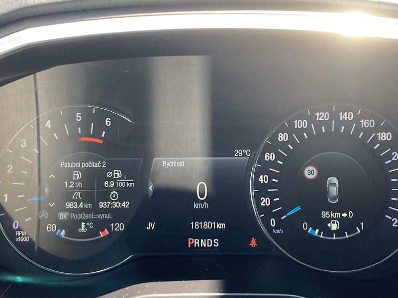 Ford S-MAX (2018) 2.0 TDCi Titanium, 7míst - fotka 21 z 42