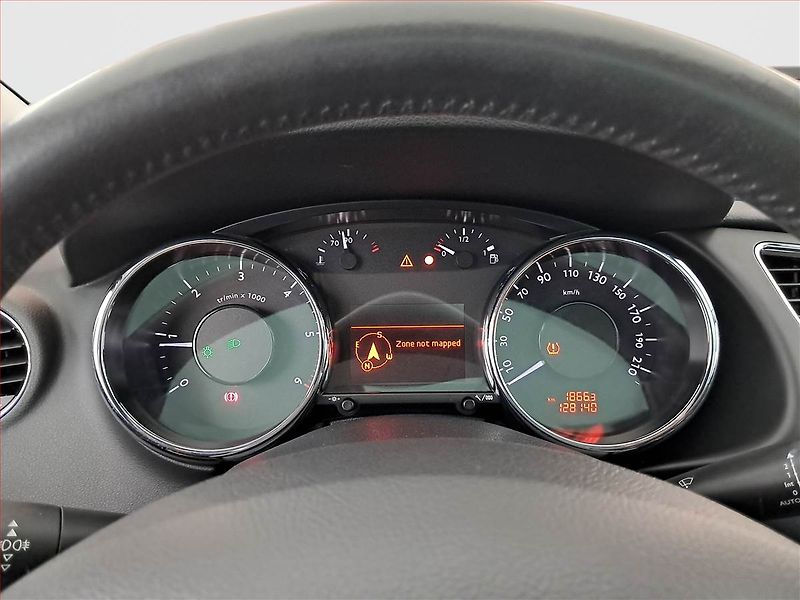 Peugeot 3008 (2014) 2.0 HDi, Navi, Park. senzory - fotka 11 z 21