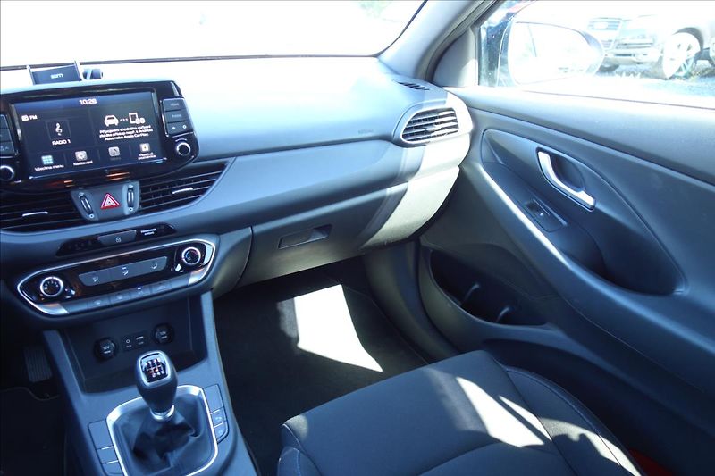 Hyundai i30 1,4 T-GDi,ČR,1 MAJ.,52TIS.KM. - fotka 20 z 44