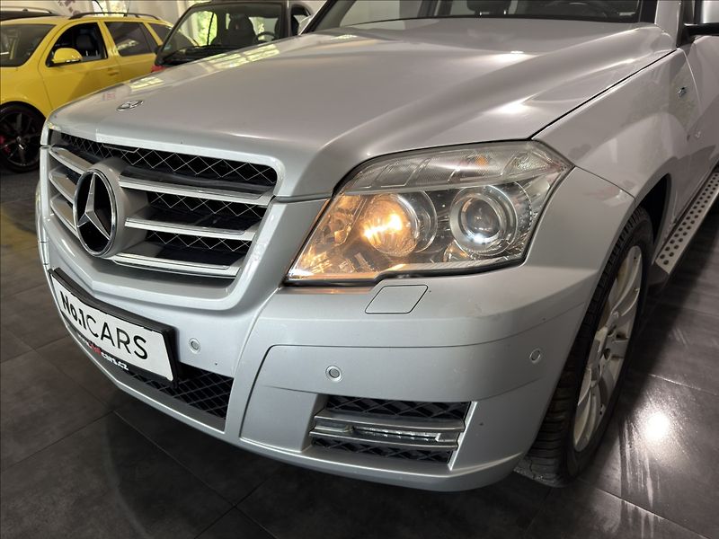 Mercedes-Benz GLK 2,2   220CDI AUTOMAT BI-XEN - fotka 28 z 31