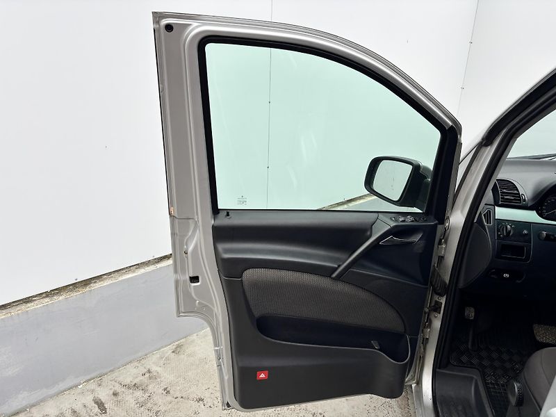 Mercedes-Benz Viano (2011) 3.0CDI V6 165KW  - fotka 18 z 25
