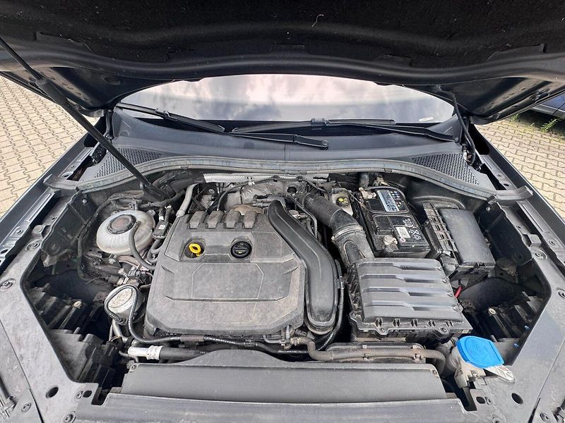Volkswagen Tiguan (2020) R-LINE 1,5 TSI 110 KW 1. MAJ - fotka 49 z 50