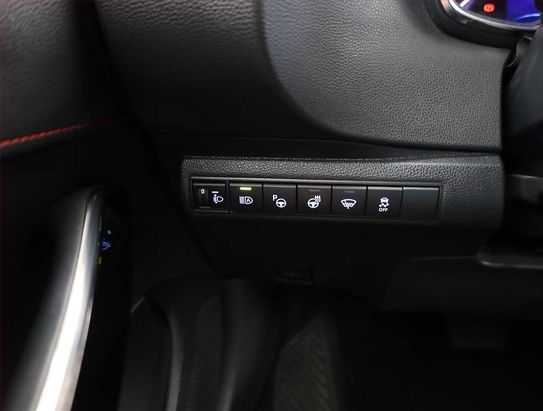 Toyota Corolla (2021) 2.0 Hybrid - fotka 17 z 19