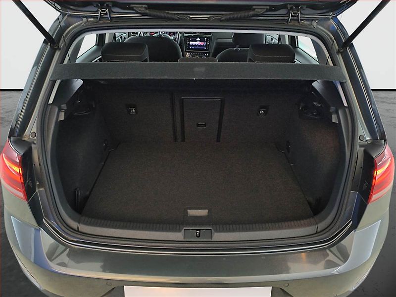 Volkswagen Golf (2018) Highline 1.0 TSI, Tempomat - fotka 13 z 17