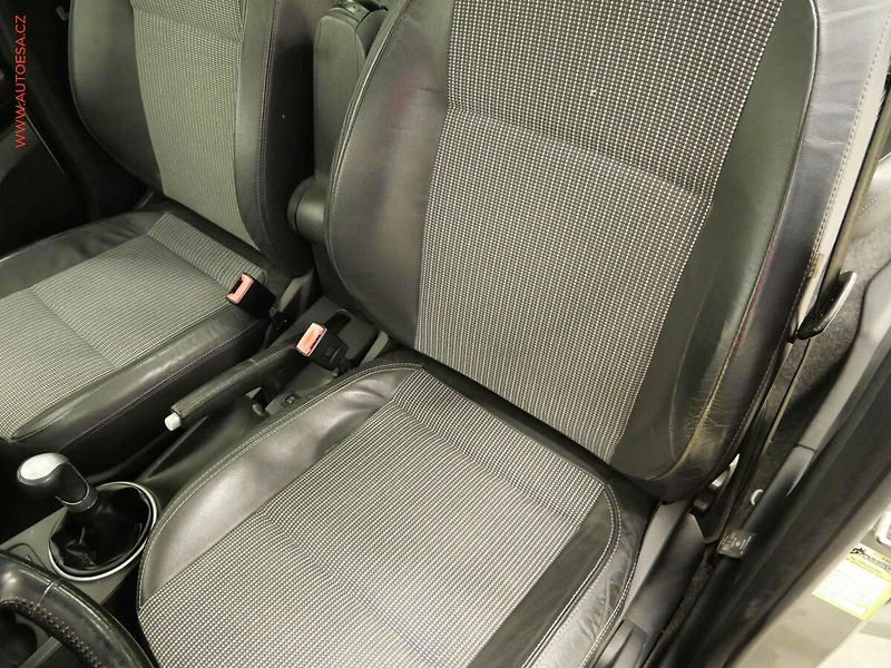 Škoda Roomster (2006) 1.4i, Panor, AC - fotka 9 z 19