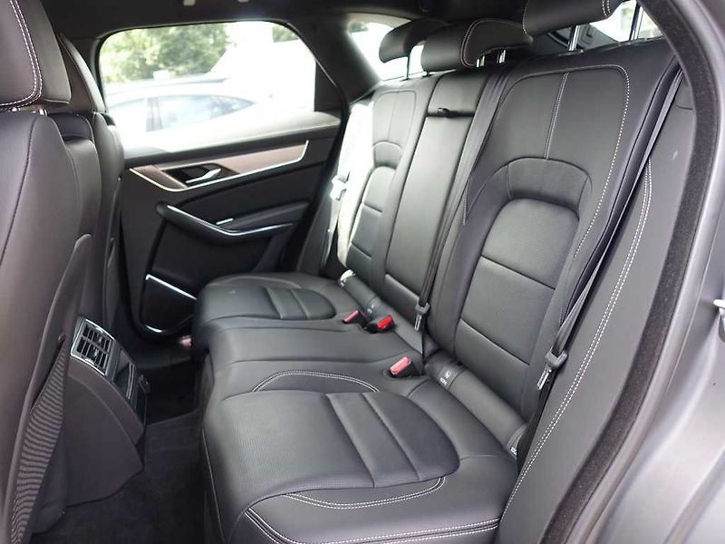 Jaguar F-Pace 2,0 R-Dynamic S D200 4x4 - fotka 15 z 38