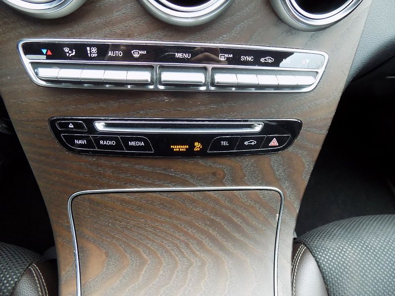 Mercedes-Benz GLC (2018) 250d/AMG Line/4-Matic/ČR/DPH/ - fotka 31 z 40
