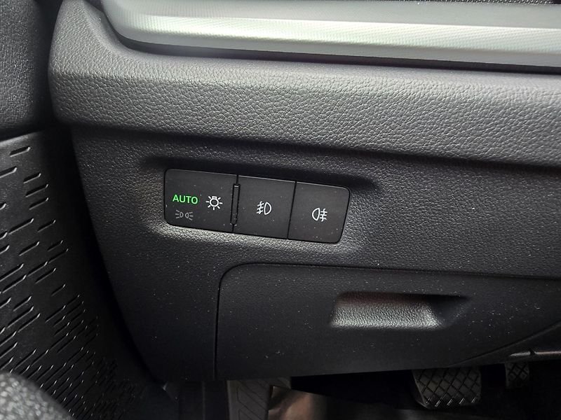 Škoda Octavia 2.0TDI 110KW DSG STYLE+ MATRIX - fotka 16 z 39
