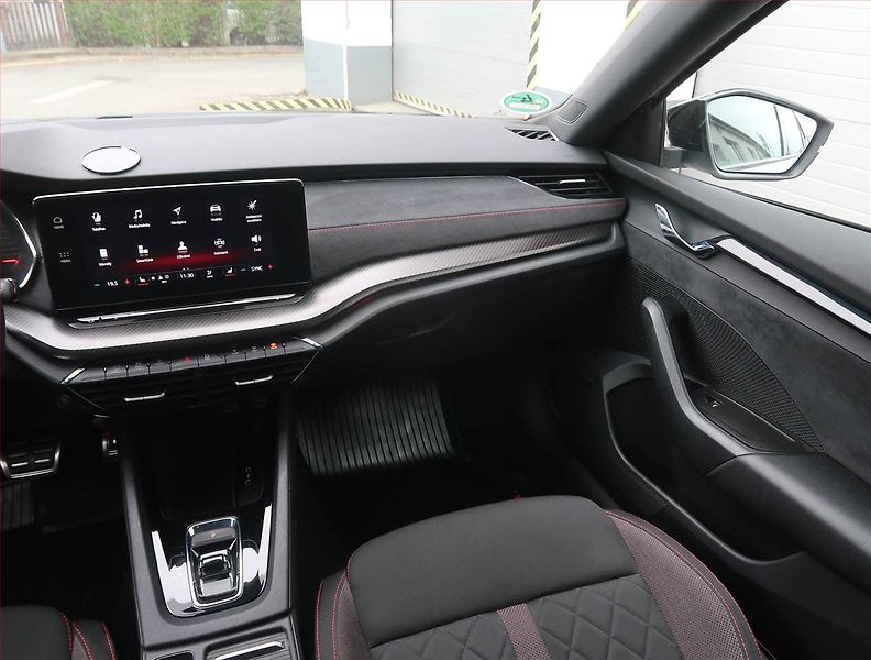 Škoda Octavia (2021) RS 2.0 TSI - fotka 8 z 32