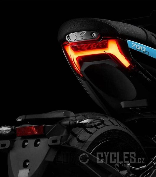 CFMOTO 700 CL-X Heritage (2026) - fotka 9 z 10