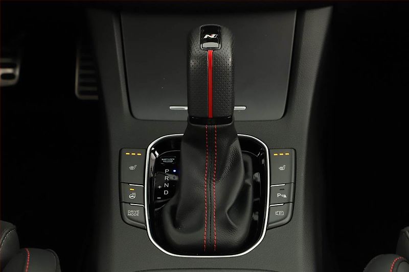 Hyundai i30 (2023) N-Line 1.5 T-GDI - fotka 10 z 15