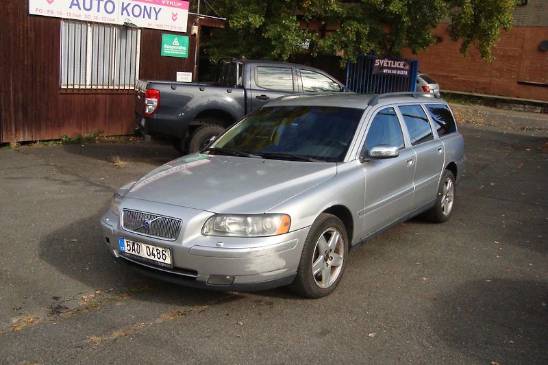 Volvo V70 (2005) 2.4 D5, AUT.,ČR - fotka 3 z 54