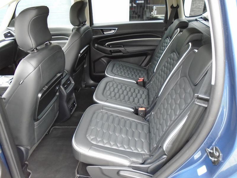 Ford S-MAX 2,0EcxoBlue 140kW 8A Vignale - fotka 18 z 46