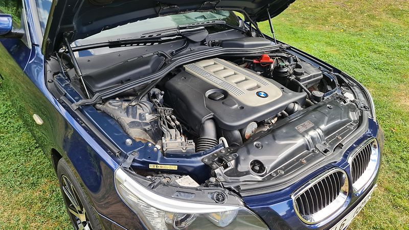 BMW Řada 5 (2009) 525XD,E61,FACELIFT,145kW,MANUÁ - fotka 26 z 32