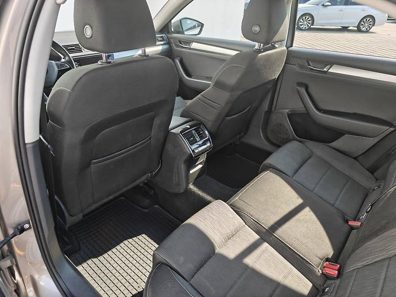 Škoda Superb Ambition Green tec 6DSG 2,0TDI - fotka 7 z 22