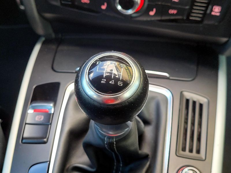 Audi A5 2,0 TFSi S-LINE,SERV.KN.ROZVOD - fotka 40 z 52