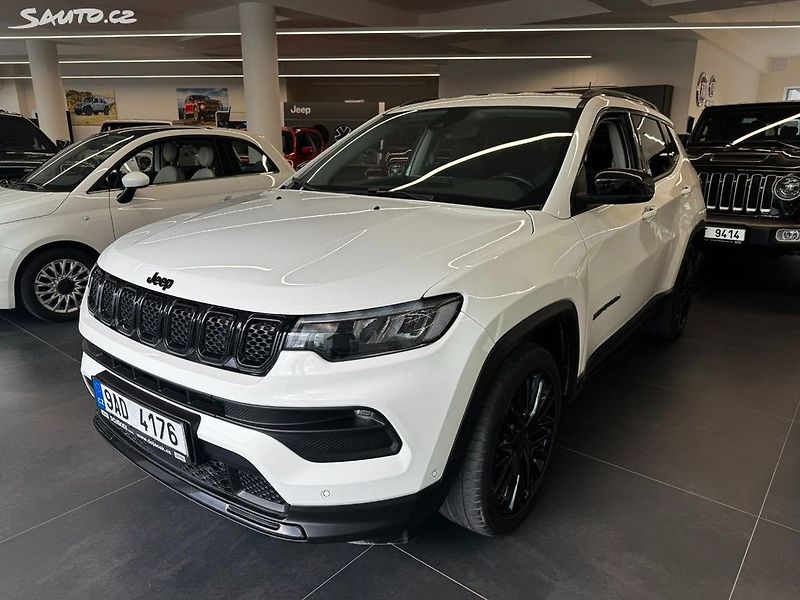 Jeep Compass (2022) 1,3 GSE 130k man. Night Eagle - fotka 2 z 27