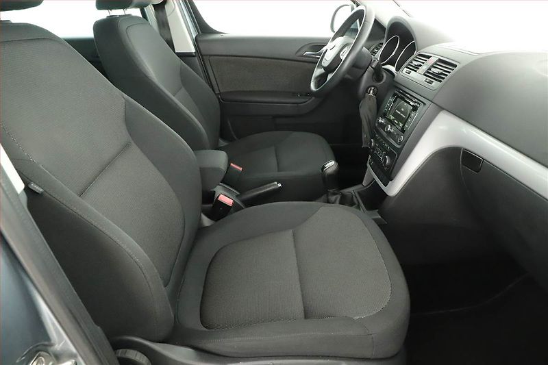 Škoda Yeti (2012) 1.6 TDI, Navi, Tempomat - fotka 7 z 19